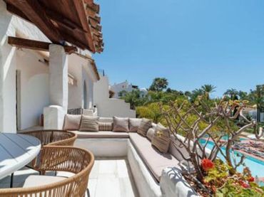 Apartment mit Pool zur Miete in Nueva Andalucía