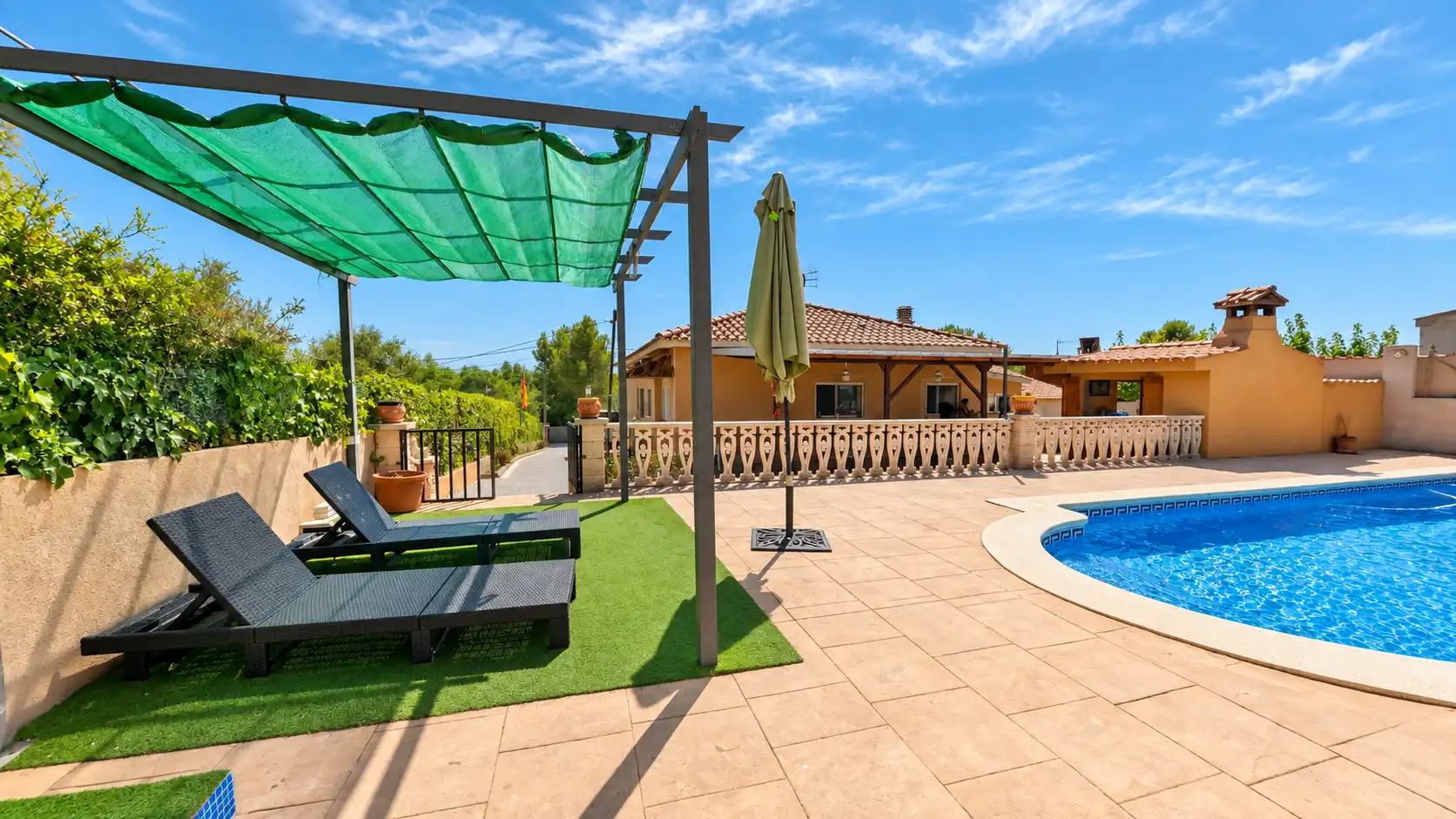 Casa amb piscina en venda a Carrer Italia, imagen 3