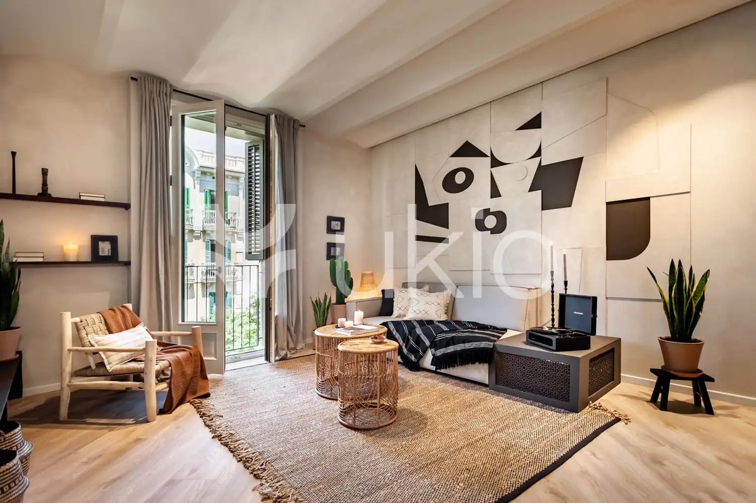 Apartment with lift to rent in Carrer de la Diputació