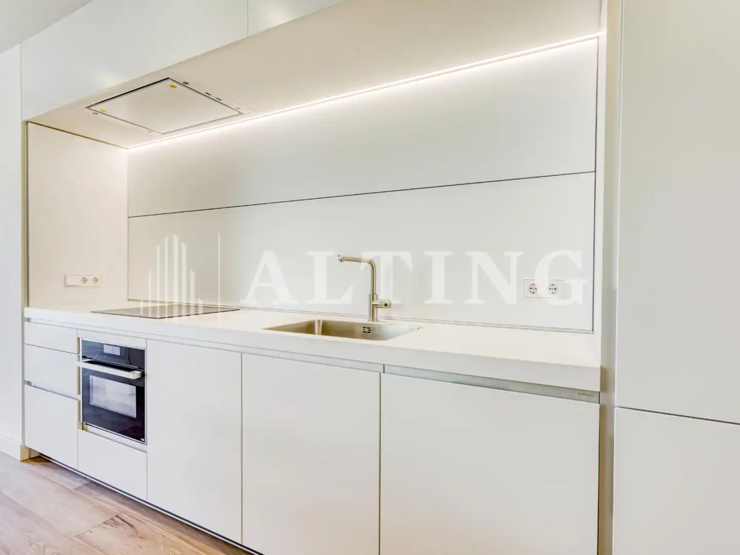 Appartamento con ascensore in vendita a Calle Pau Claris, imagen 12