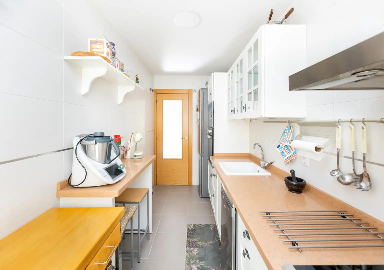 Kitchen of Flat for sale in Granada  with Air Conditioner, Heating and Storage room