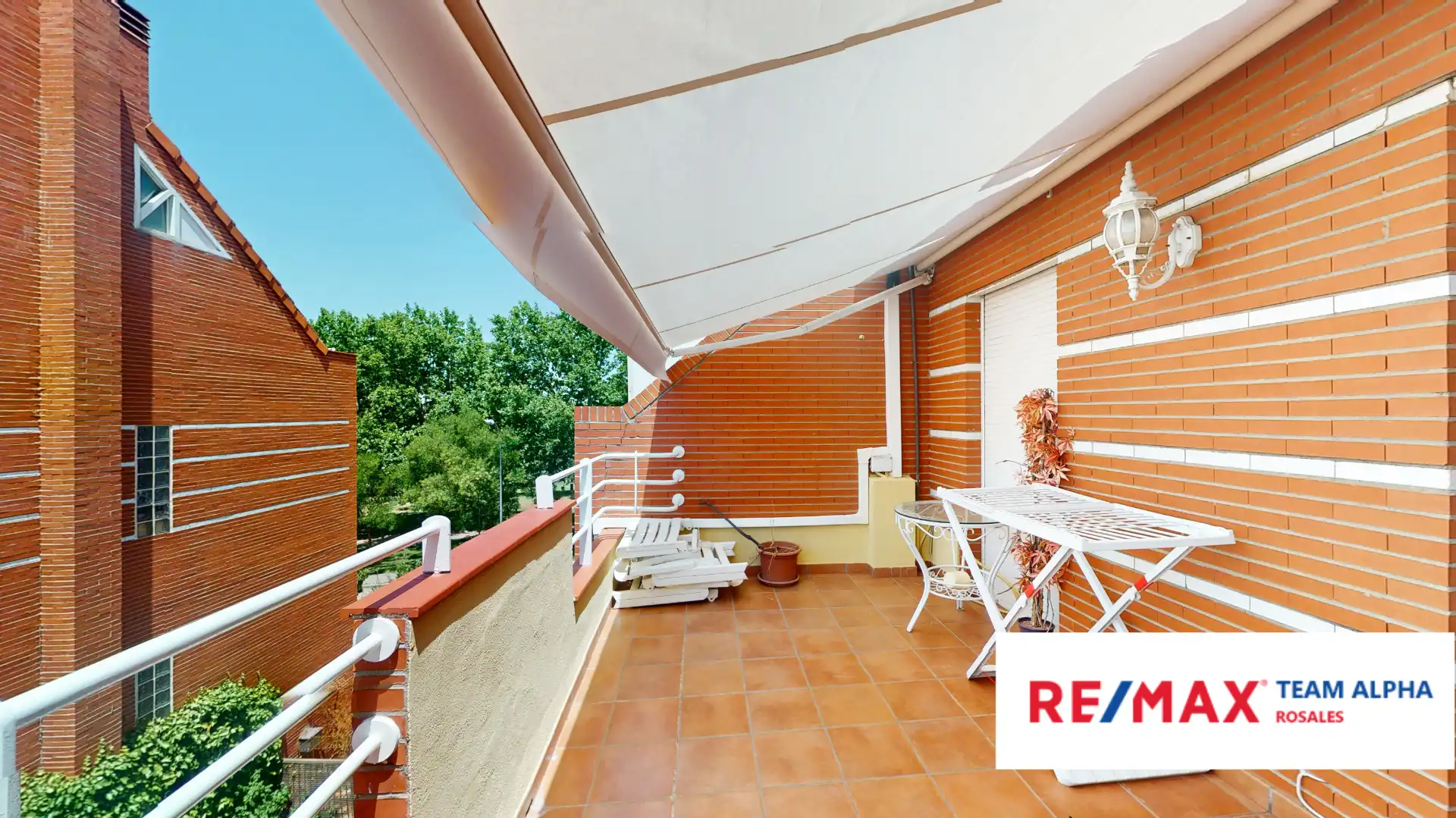 Terraza de Casa adosada en venta en Madrid con Aire acondicionado, Calefacción y Jardín privado
