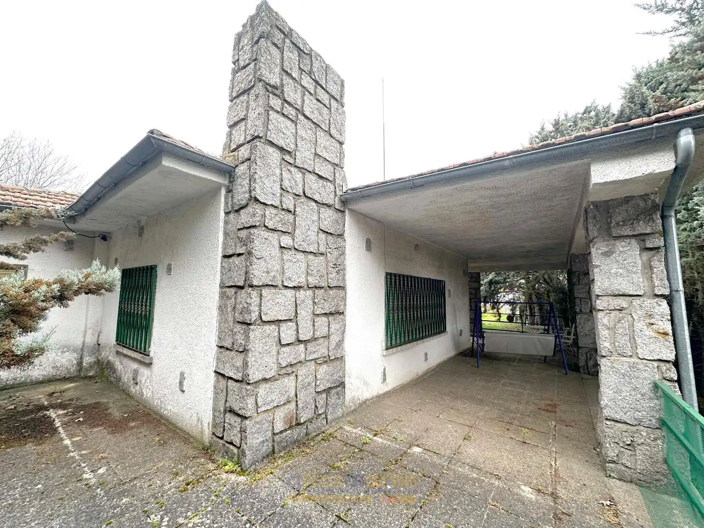 Vista exterior de Casa o xalet en venda en Santa Marta de Tormes amb Calefacció, Jardí privat i Terrassa