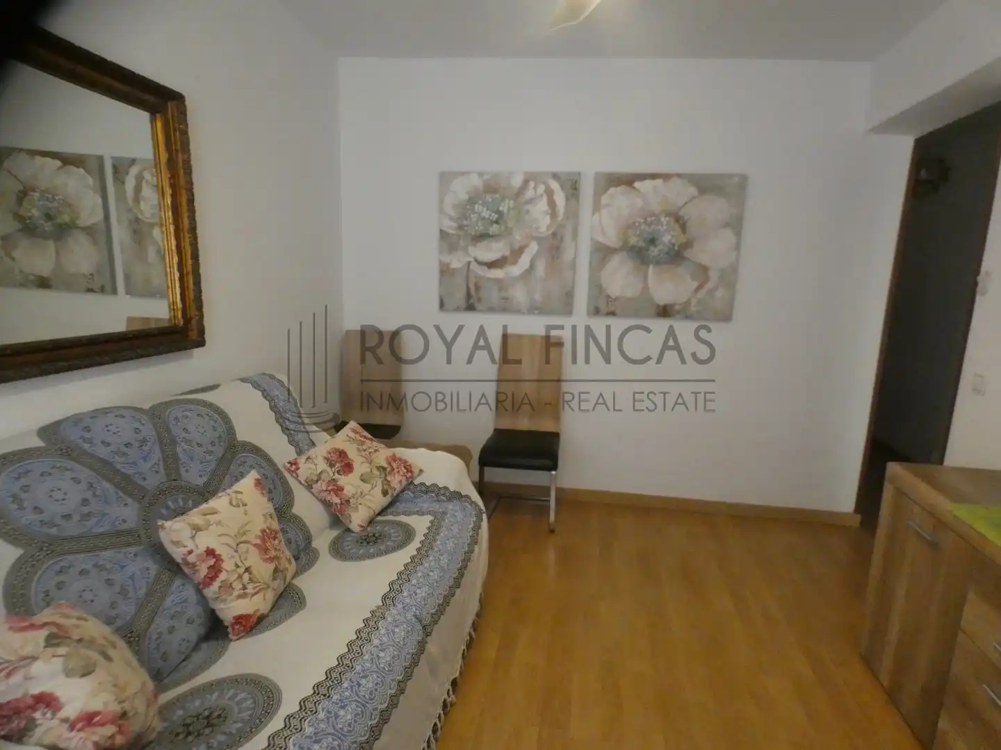 Living room of Flat for sale in Benalmádena  with Terrace and Furnished