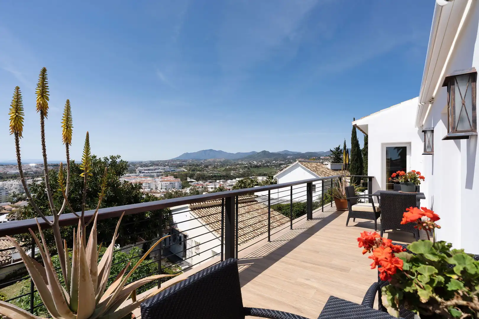 Terrassa de Casa o xalet en venda en Marbella amb Aire condicionat, Jardí privat i Terrassa