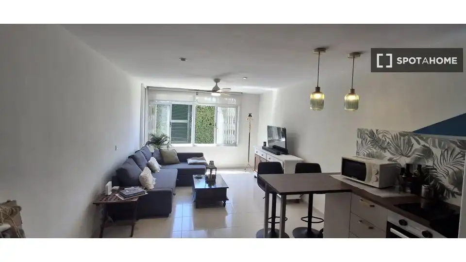 Living room of Flat for rent in Sitges  with Air Conditioner, Heating and Furnished