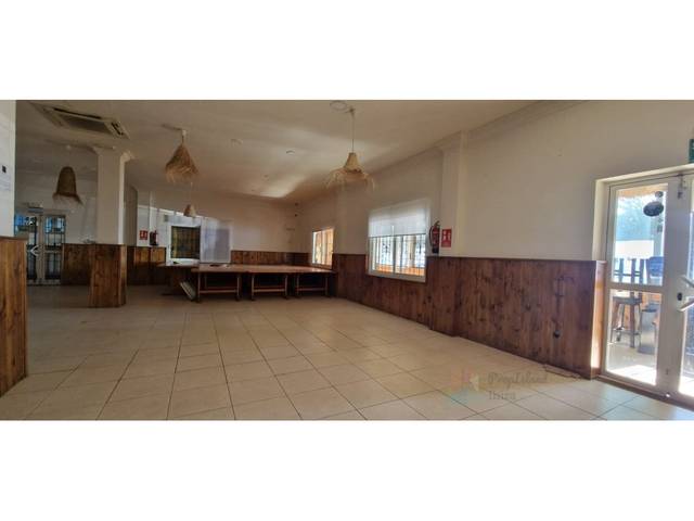 Local comercial en Alquiler en Avenida Sant Agusti en Sant Agustí - Cala de Bou