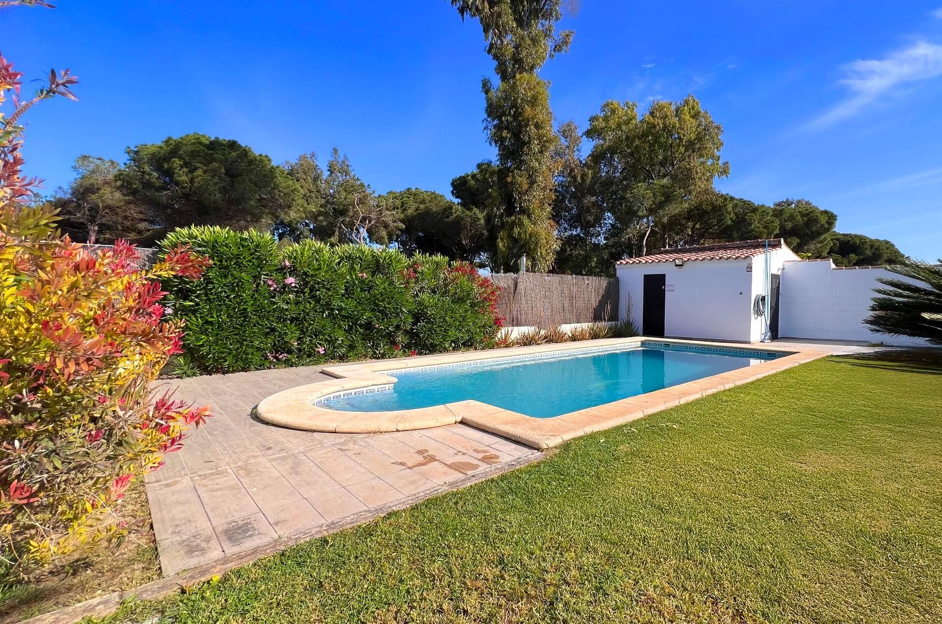 Piscina de Casa o chalet en venta en Chiclana de la Frontera con Aire acondicionado, Jardín privado y Terraza