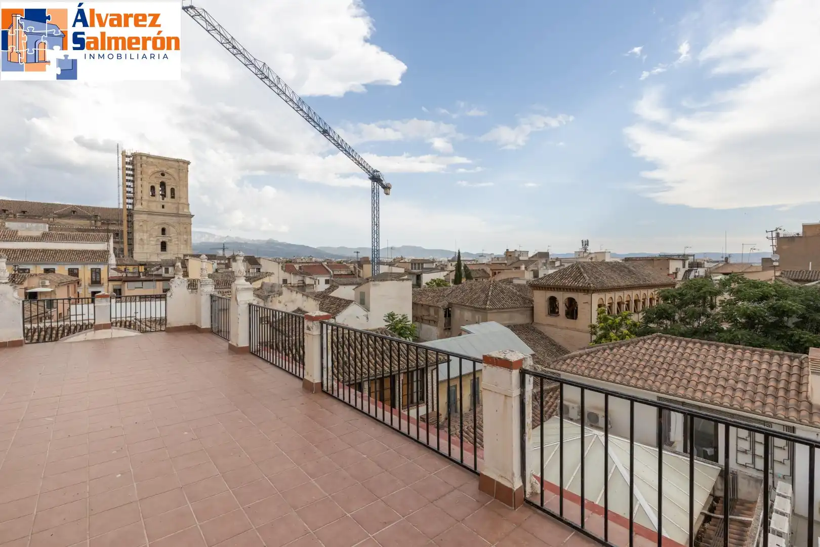 Vista exterior de Ático en venta en Granada