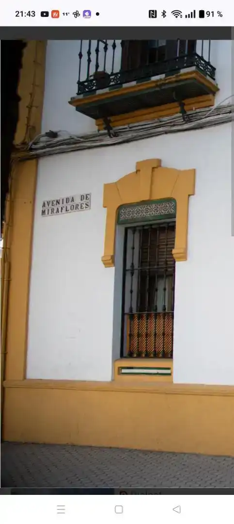Außenansicht von Erdgeschoss zur Miete in Sevilla mit Parkett, Abstellraum und Schwimmbad