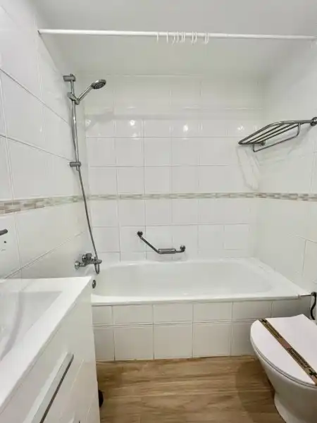 Bathroom of Flat for sale in Mijas  with Air Conditioner, Terrace and Swimming Pool