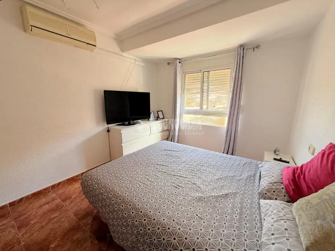 Bedroom of Flat for sale in Paterna