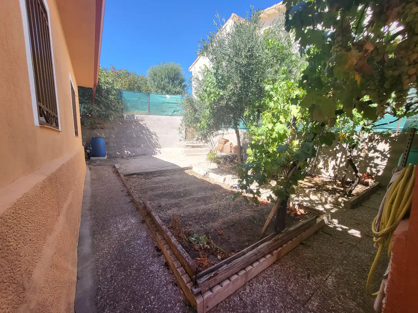 Jardí de Casa o xalet en venda en Burgohondo amb Jardí privat i Traster