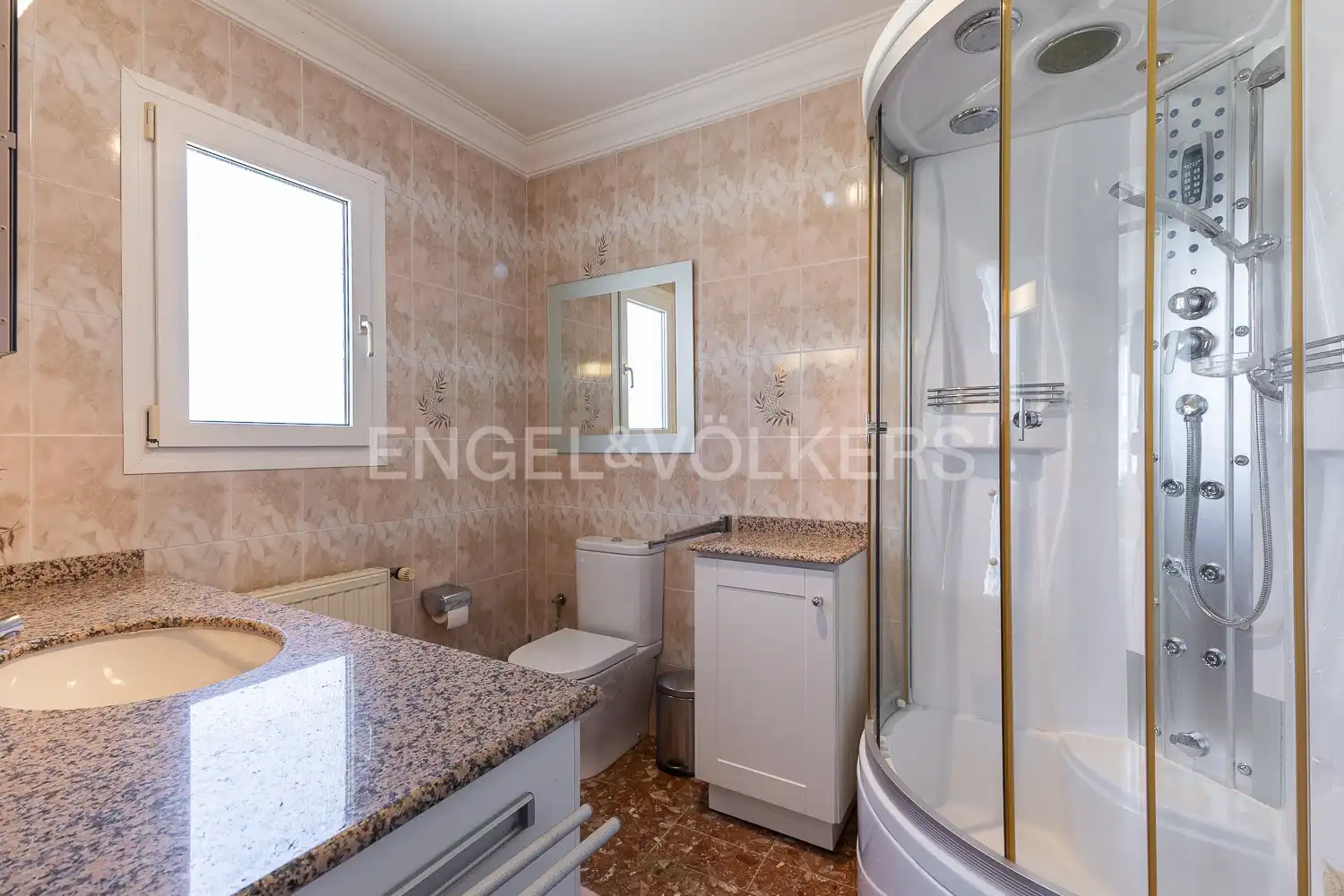 Baño de Finca rústica en venta en Els Poblets con Aire acondicionado, Calefacción y Jardín privado