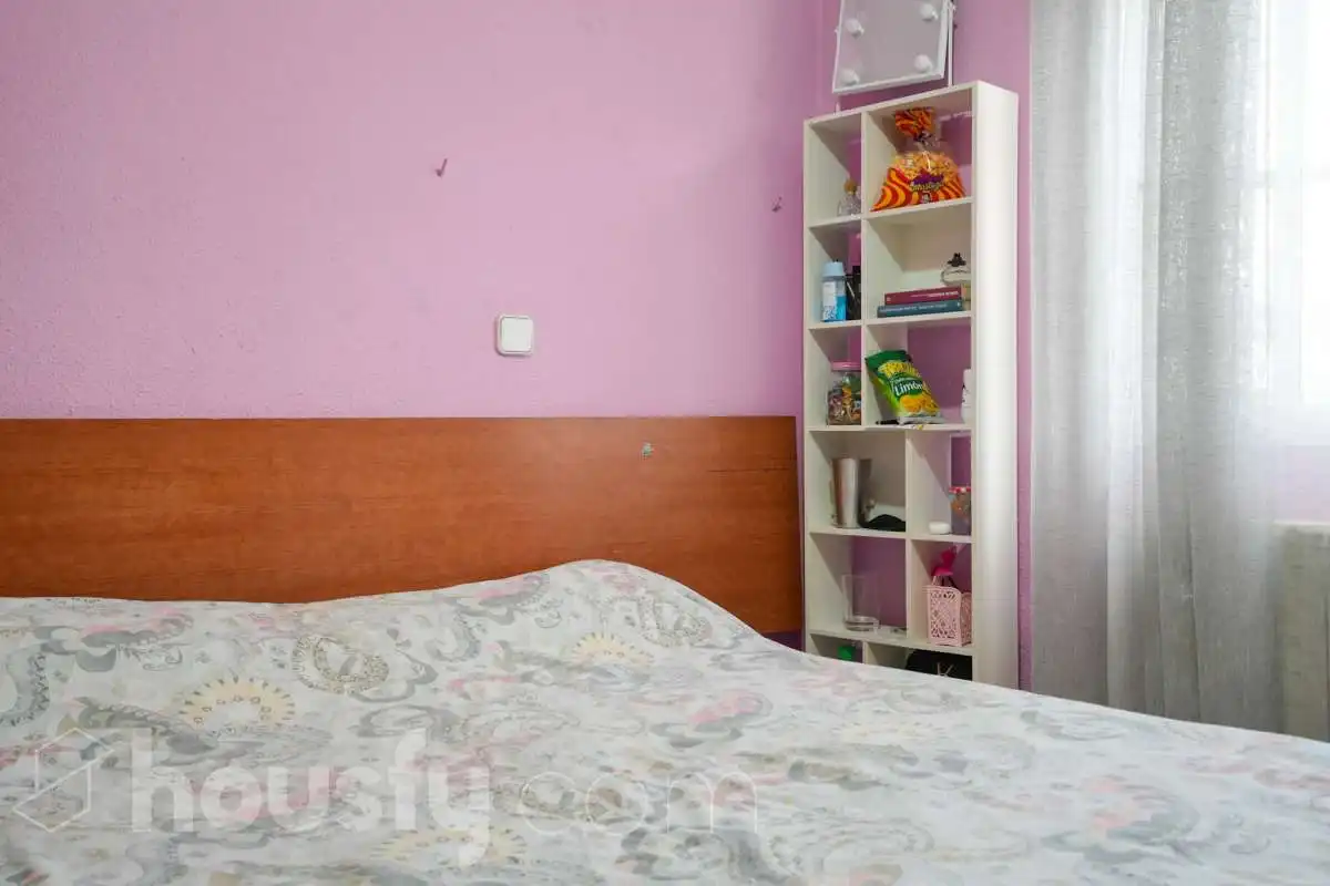 Habitación de Piso en venta en Madrid con Calefacción, Terraza y Balcón