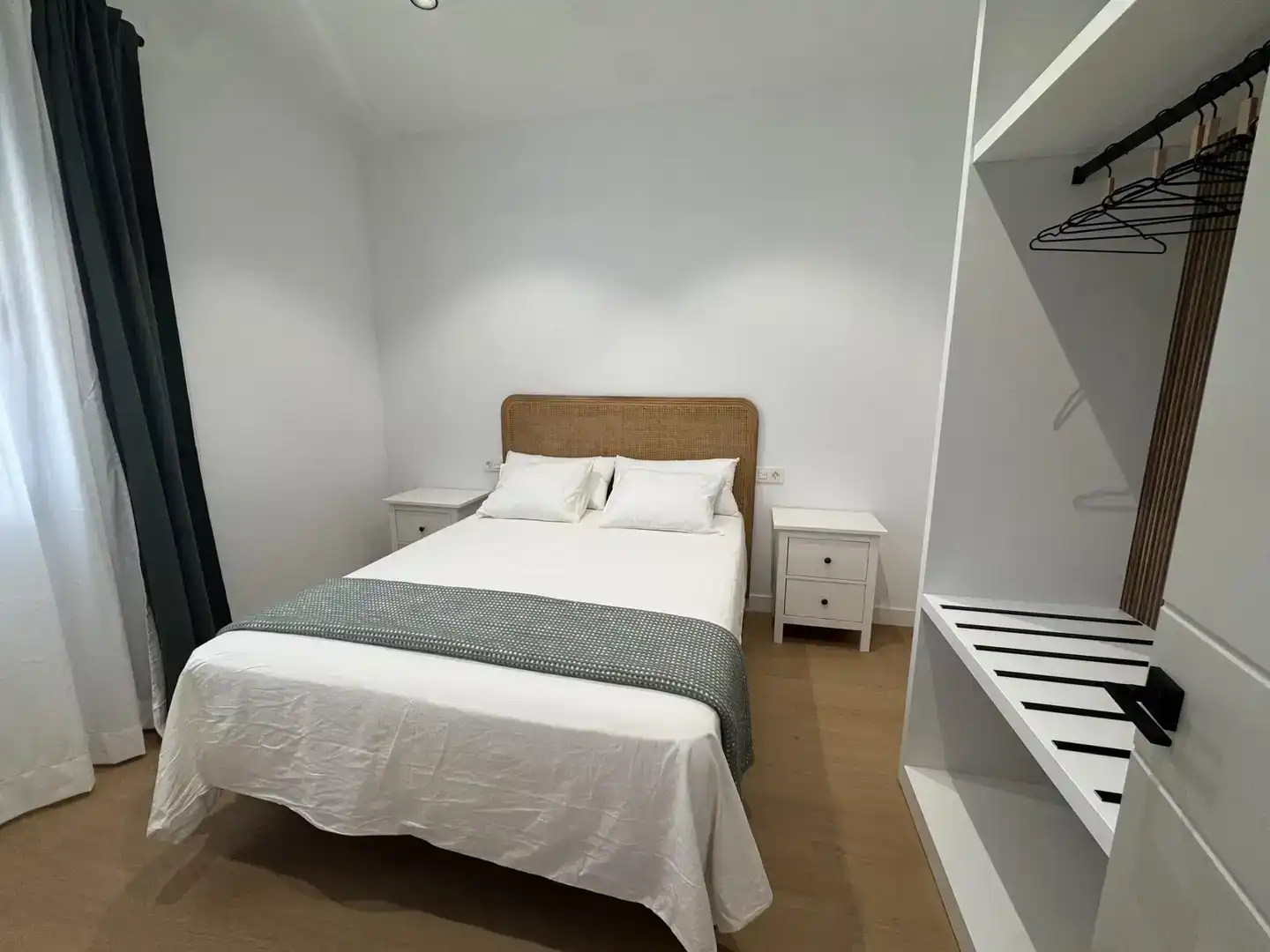 Schlafzimmer von Wohnungen zur Miete in Monesterio mit Klimaanlage, Parkett und Abstellraum
