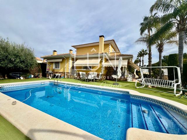 Casa-chalet en Venta en La Alcayna