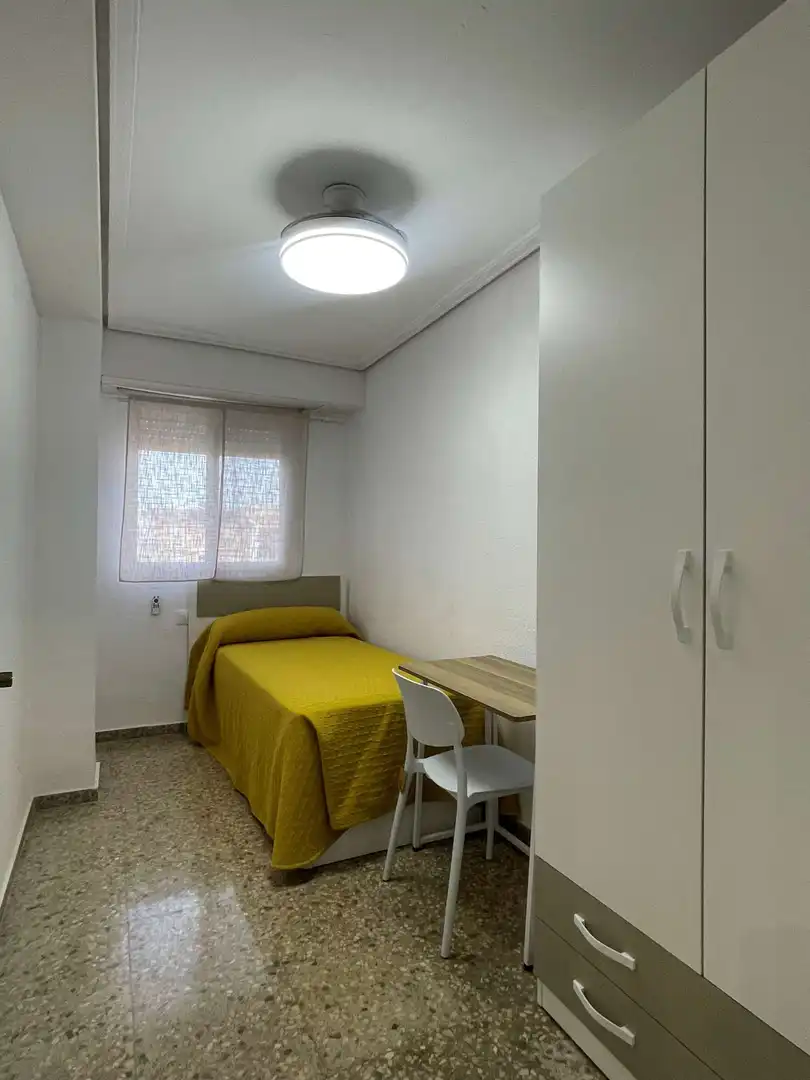 Room in Benimàmet