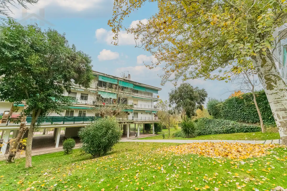 Vista exterior de Dúplex en venta en Móstoles con Aire acondicionado, Calefacción y Parquet