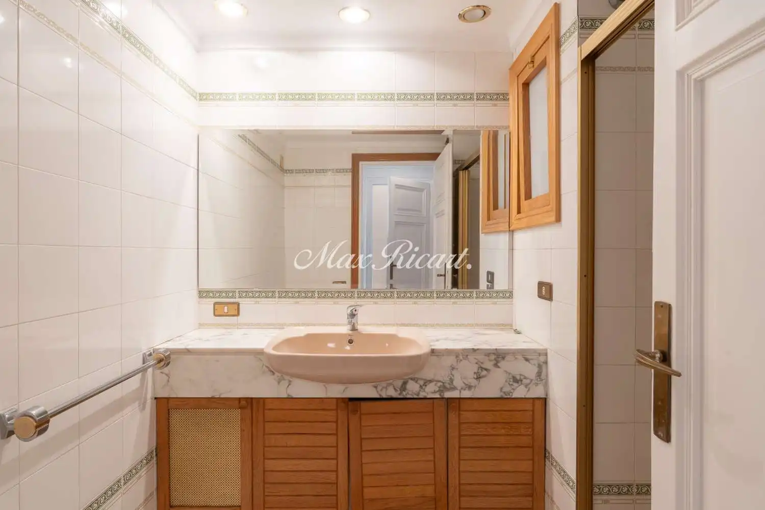 Baño de Piso de alquiler en Barcelona con Aire acondicionado, Calefacción y Terraza