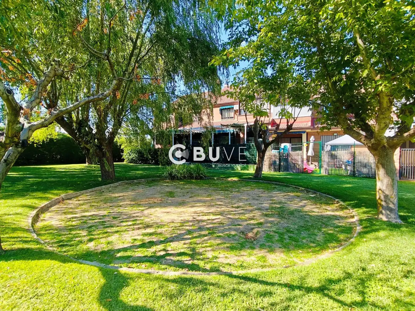 Casa adosada en venda en Fuenlabrada amb Aire condicionat, Calefacció i Jardí privat