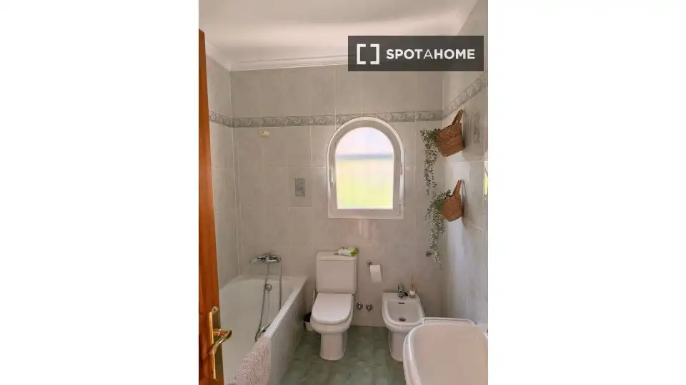 Bany de Apartament per a compartir en Benitachell / El Poble Nou de Benitatxell amb Aire condicionat, Terrassa i Moblat