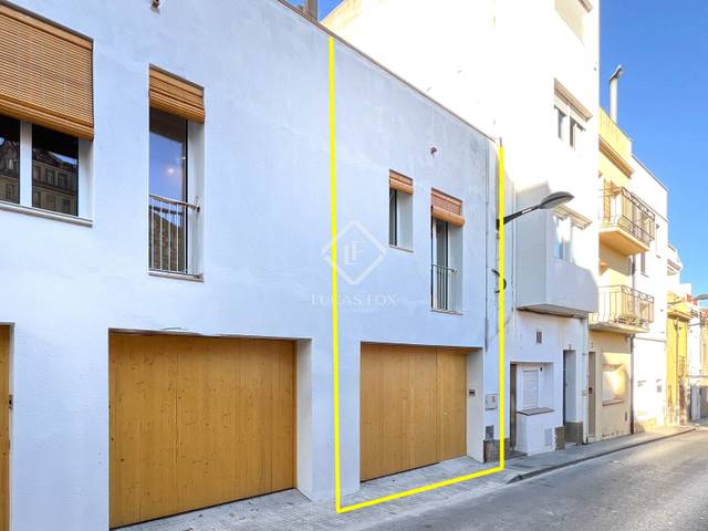 Casa-chalet en Venta en Nucli Antic