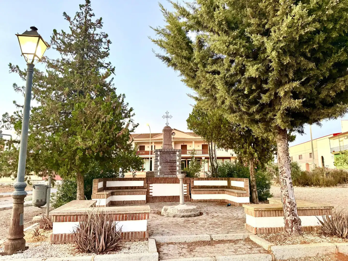Vista exterior de Casa o xalet en venda en Humilladero amb Terrassa, Traster i Moblat