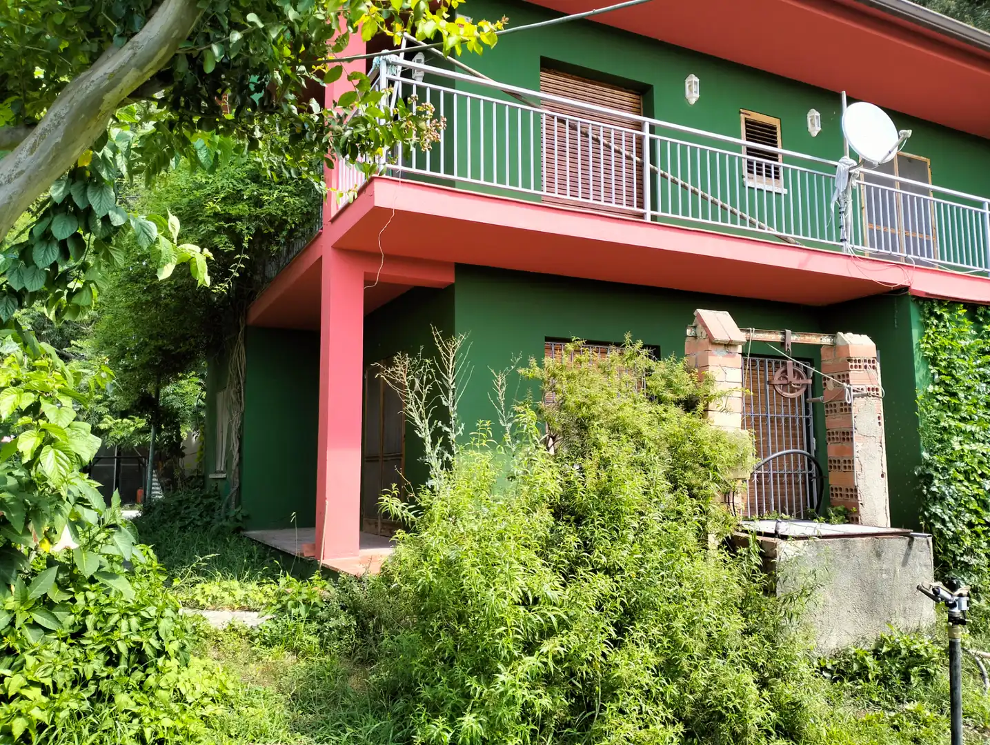 Vista exterior de Casa o xalet en venda en Cervià de Ter amb Jardí privat, Terrassa i Balcó