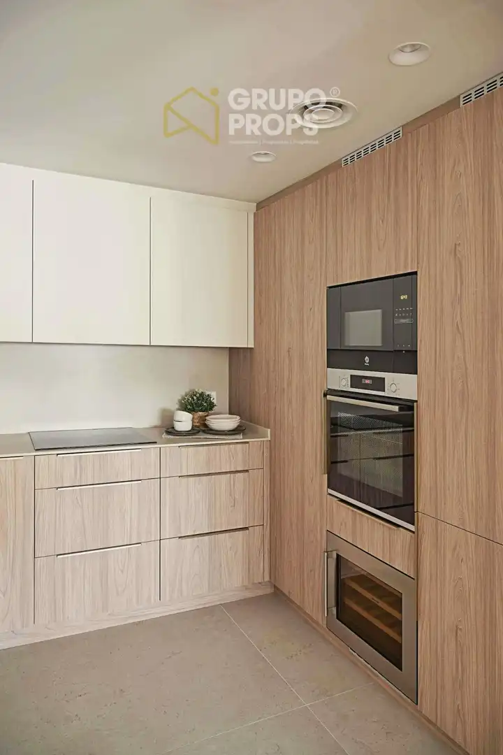 Cuina de Apartament en venda en Madrid amb Aire condicionat, Calefacció i Moblat