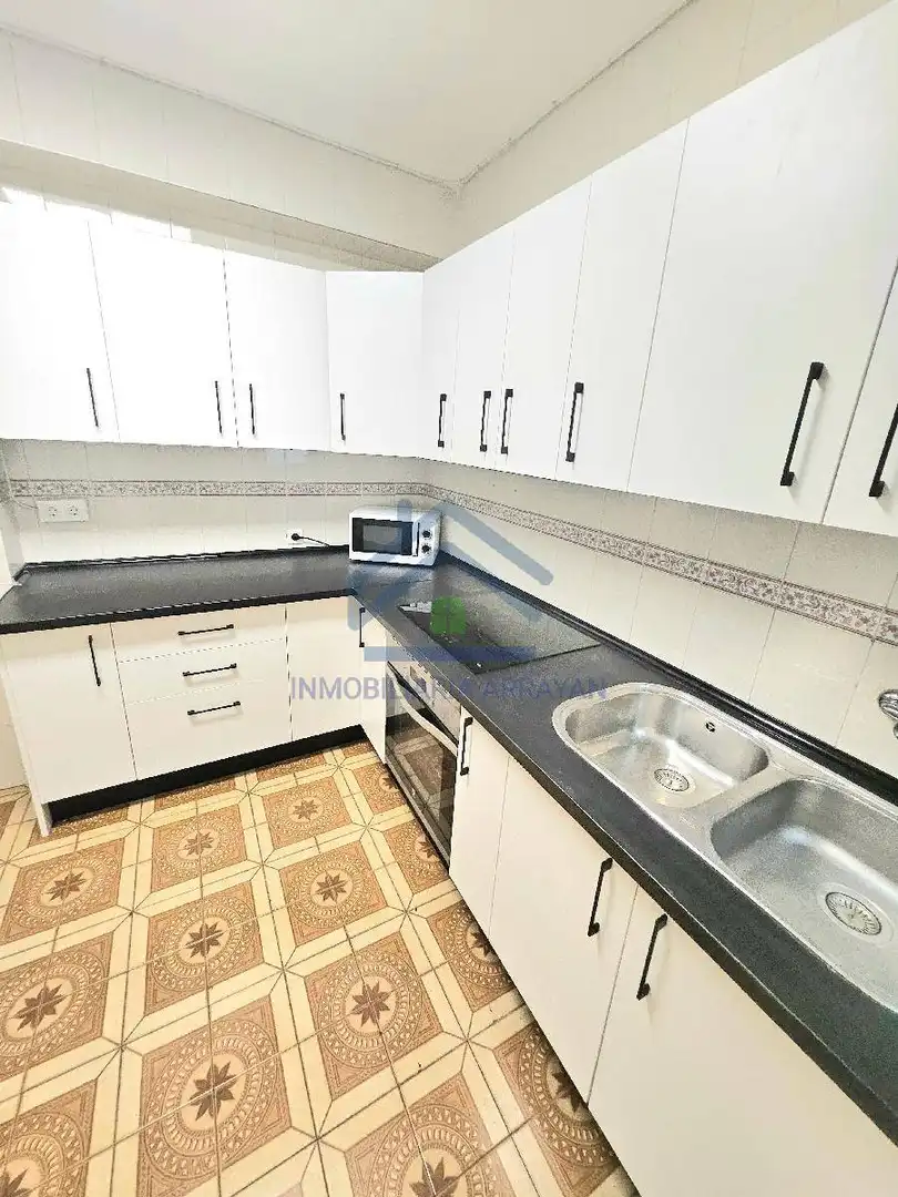 Cocina de Piso en venta en Granada con Terraza y Amueblado