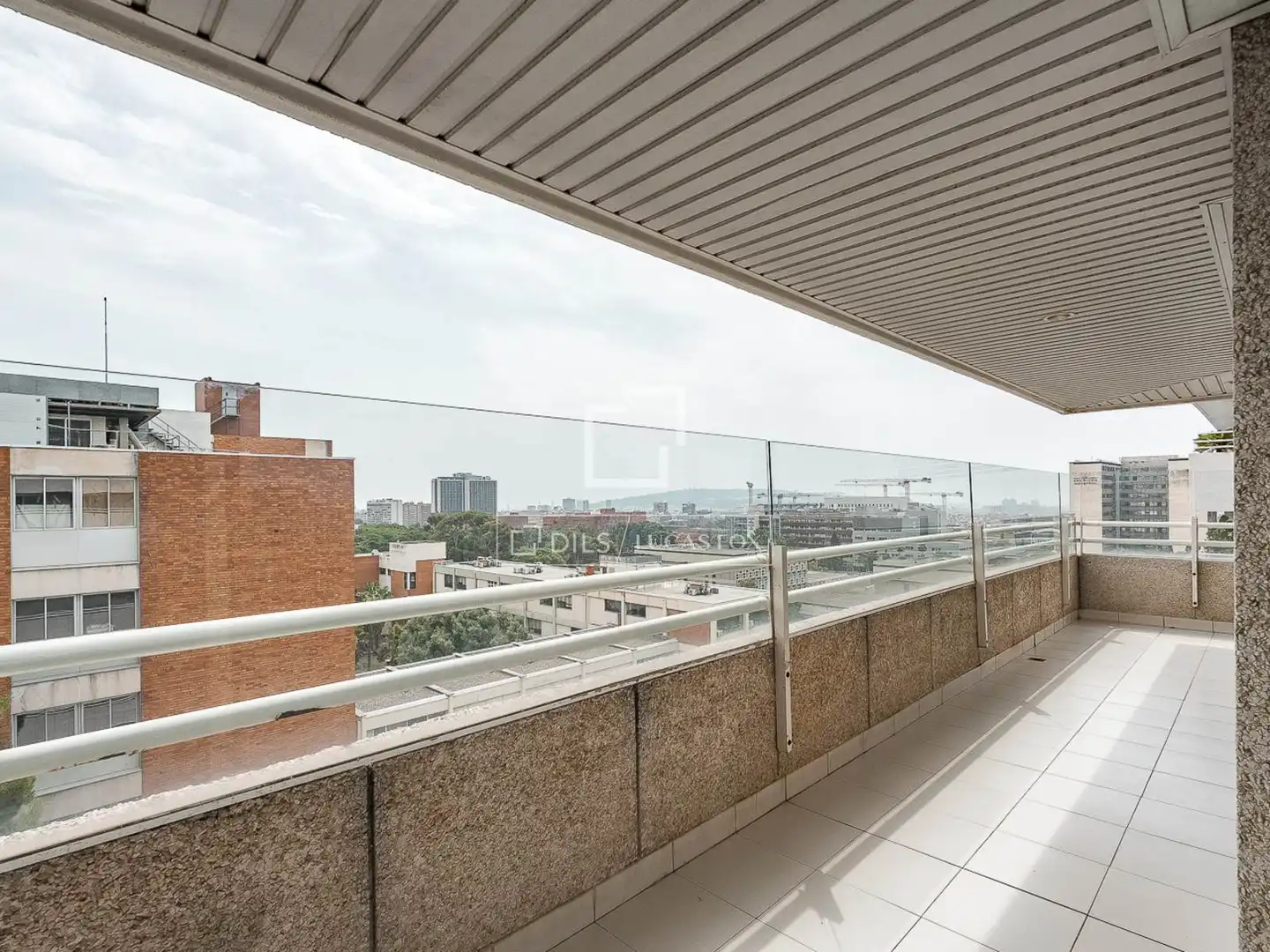 Terrassa de Pis en venda en Barcelona amb Aire condicionat i Traster