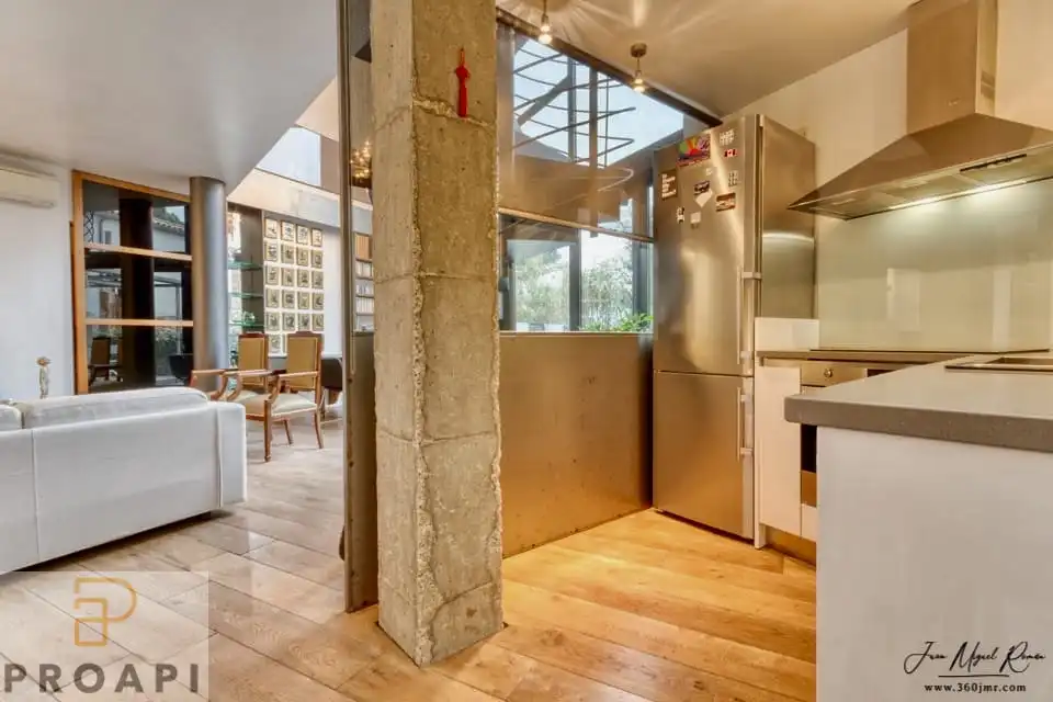 Cuina de Pis en venda en Girona amb Aire condicionat i Jardí privat