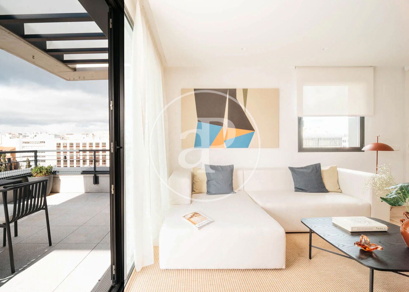 Living room of Flat to rent in  Madrid Capital  with Air Conditioner, Heating and Terrace