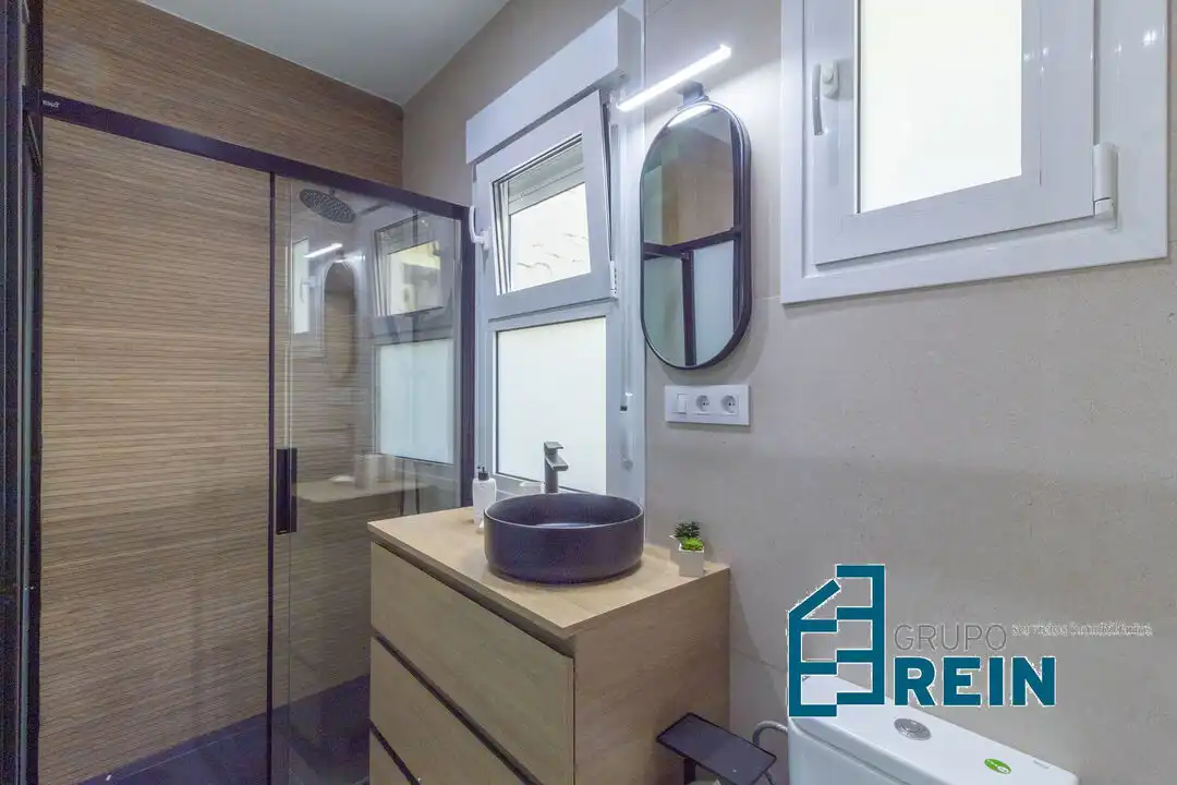 Flat for rent in Paseo de Santa María de la Cabeza, Acacias