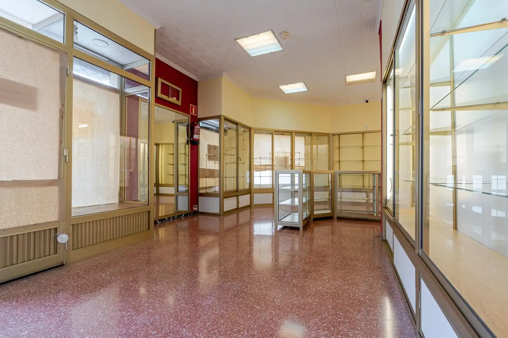Local en venta en Ingenio con Amueblado
