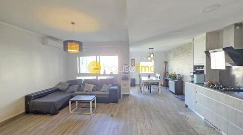 Espectacular Ático Dúplex de 138 m con terraza solárium a 150 m de la playa y 3 min de la Renfe.