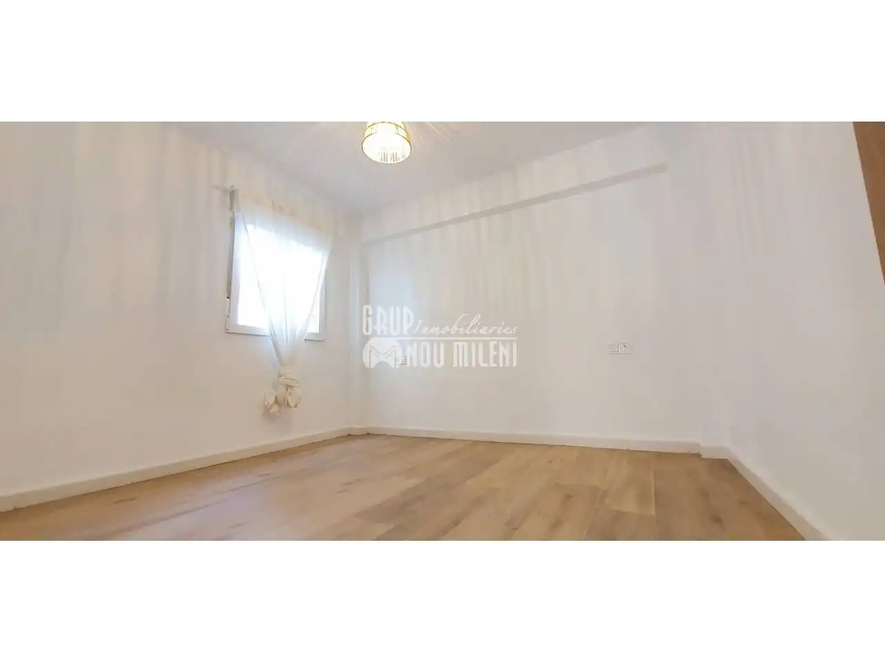Habitación de Piso en venta en Silla con Amueblado y Balcón