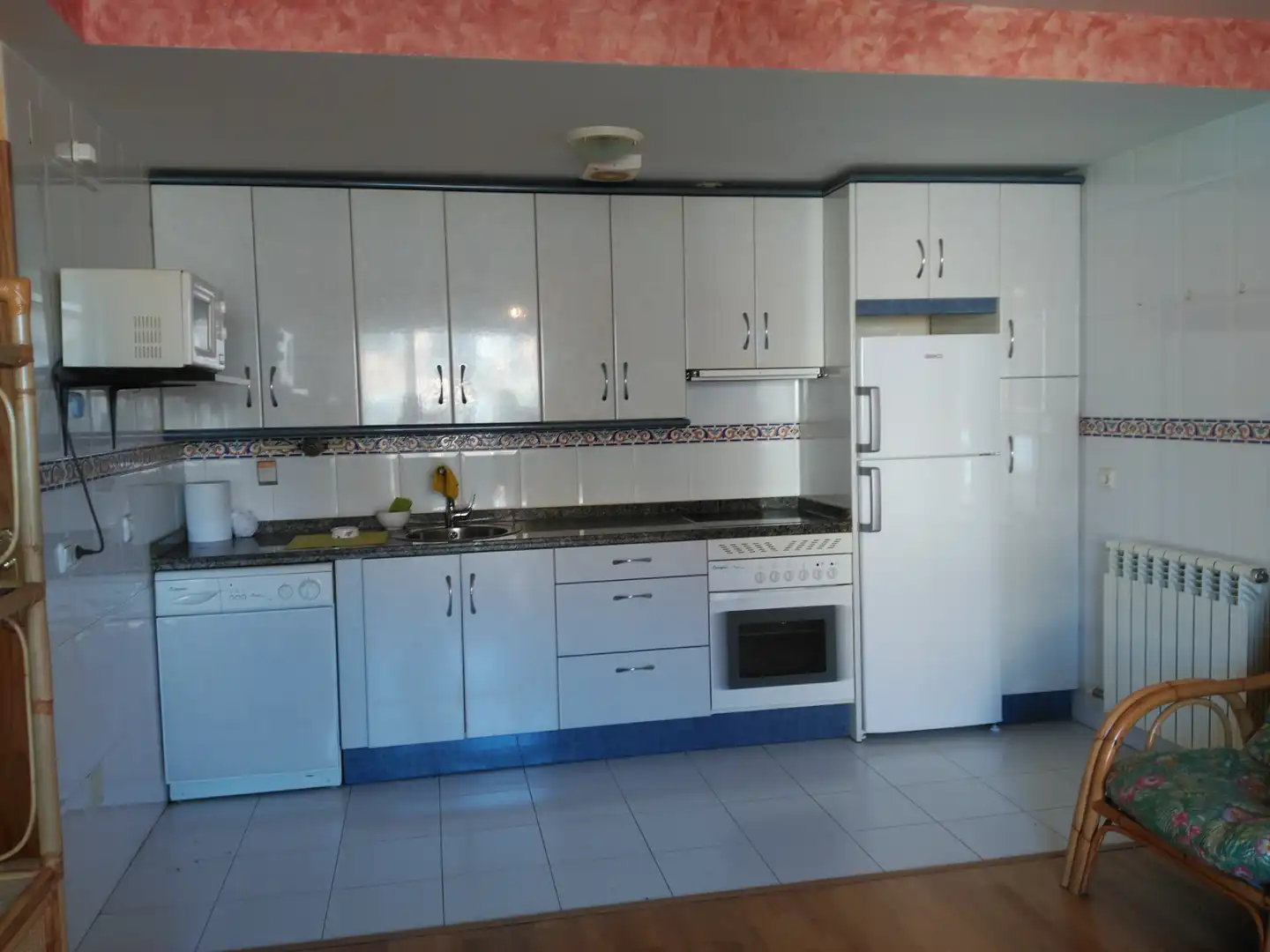 Cuina de Apartament en venda en Castellanos de Moriscos amb Calefacció, Traster i Moblat
