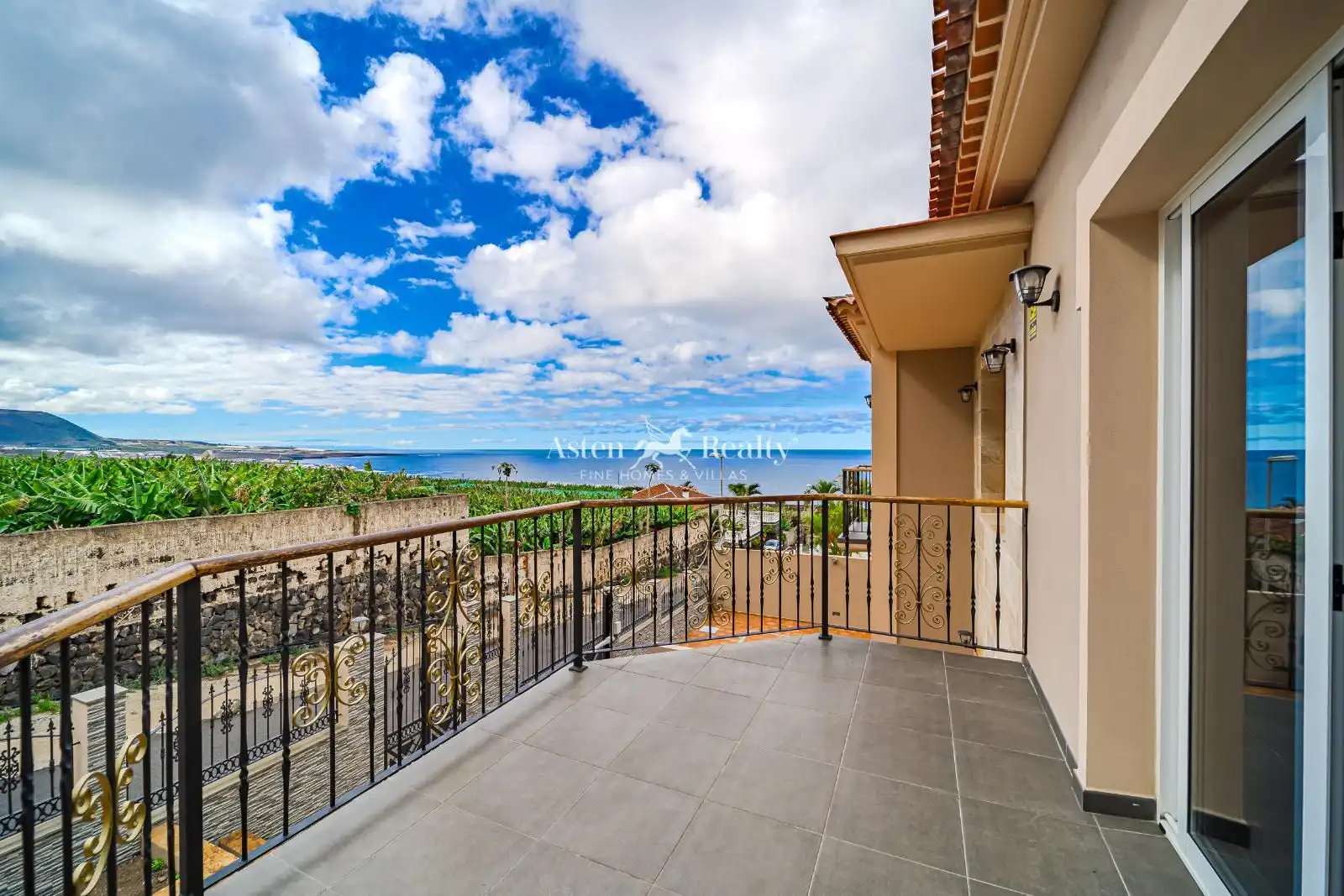 Vista exterior de Casa o xalet en venda en Garachico amb Terrassa
