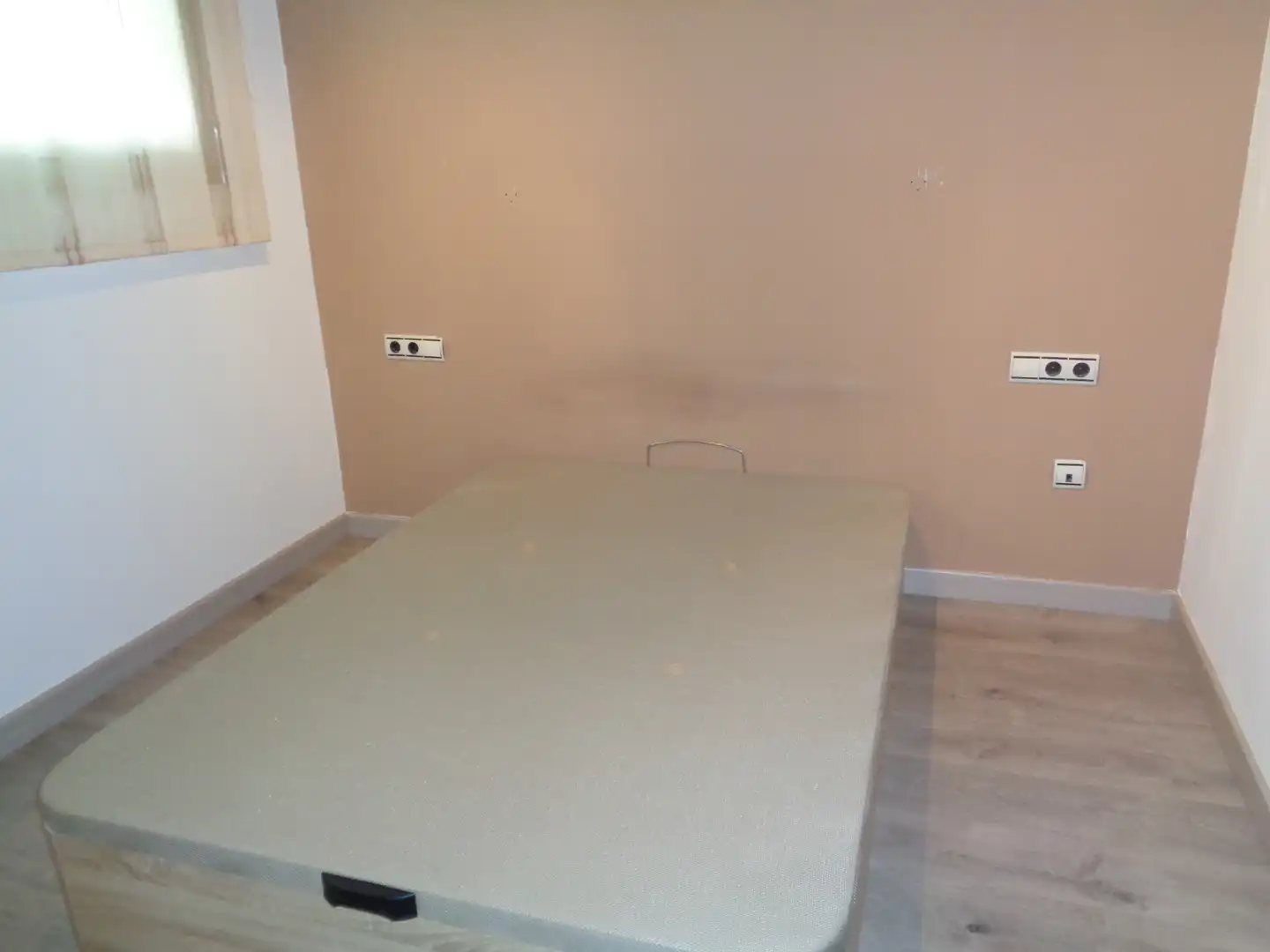 Habitación de Planta baja en venta en Terrassa con Aire acondicionado, Calefacción y Horno