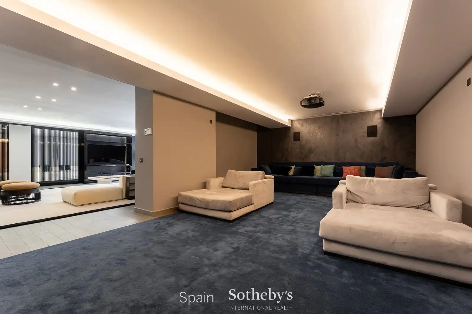 Sala d'estar de Casa o xalet de lloguer en Pozuelo de Alarcón amb Aire condicionat, Jardí privat i Terrassa