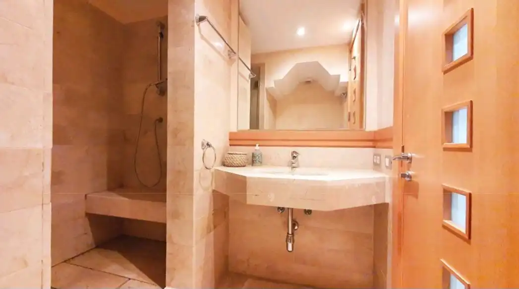 Badezimmer von Dachboden zum Verkauf in Mijas mit Terrasse, Abstellraum und Schwimmbad