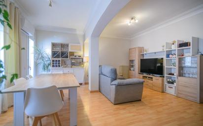 Living room of Flat for sale in Manresa  with Air Conditioner, Heating and Storage room