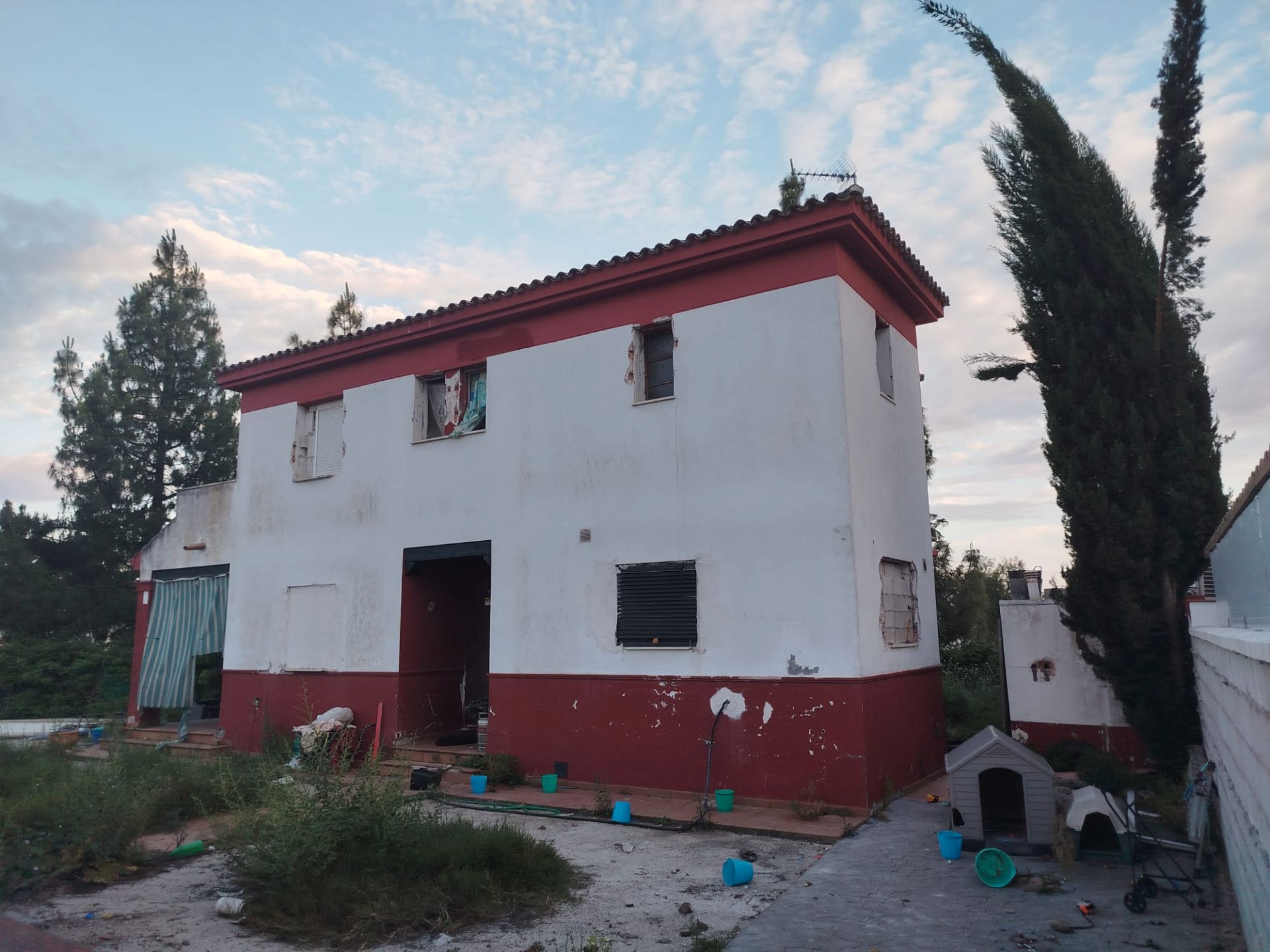Vista exterior de Casa o chalet en venta en Espartinas con Jardín privado, Terraza y Piscina