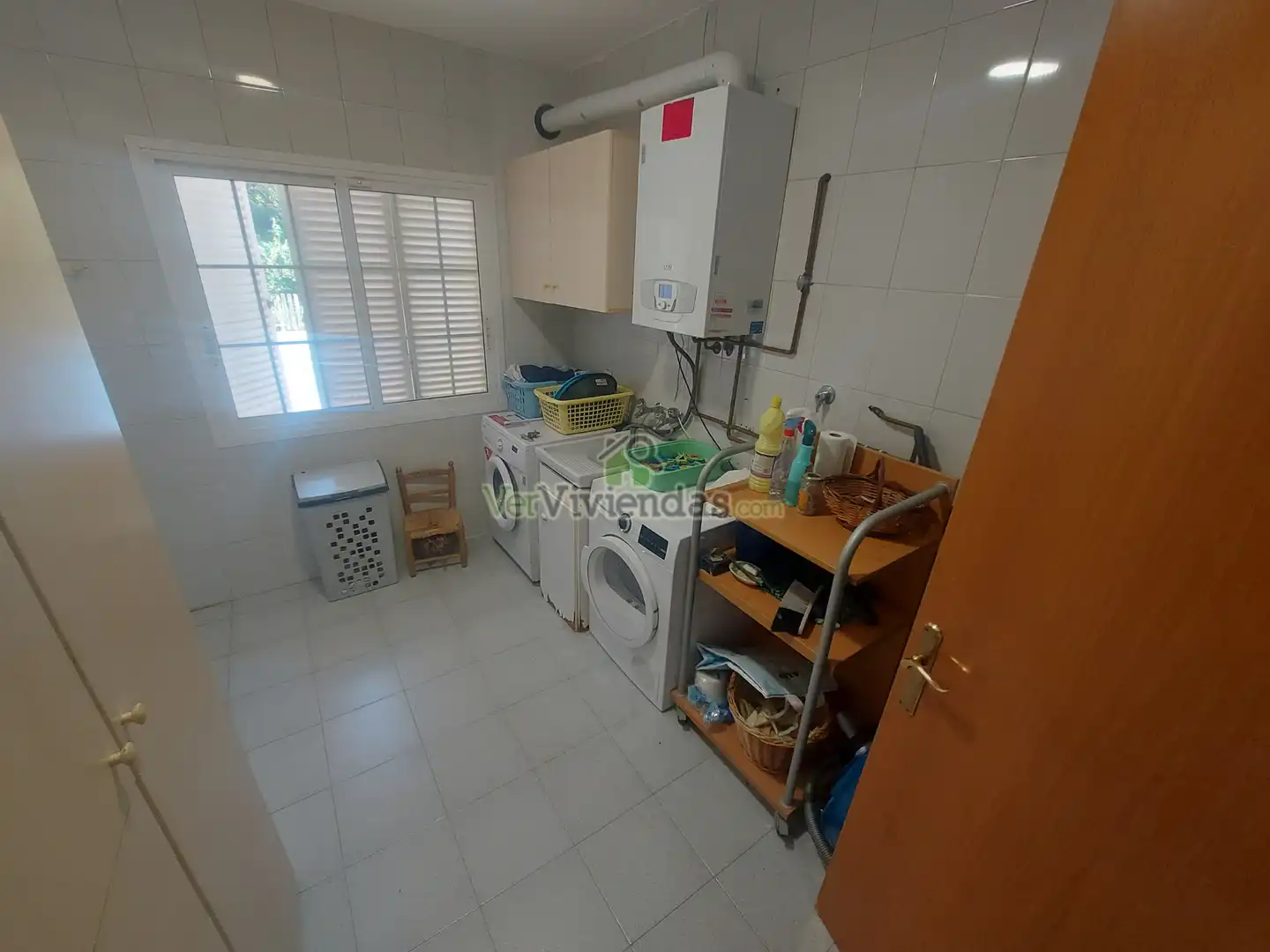 Cuina de Casa o xalet en venda en Torrelles de Llobregat amb Aire condicionat, Calefacció i Jardí privat