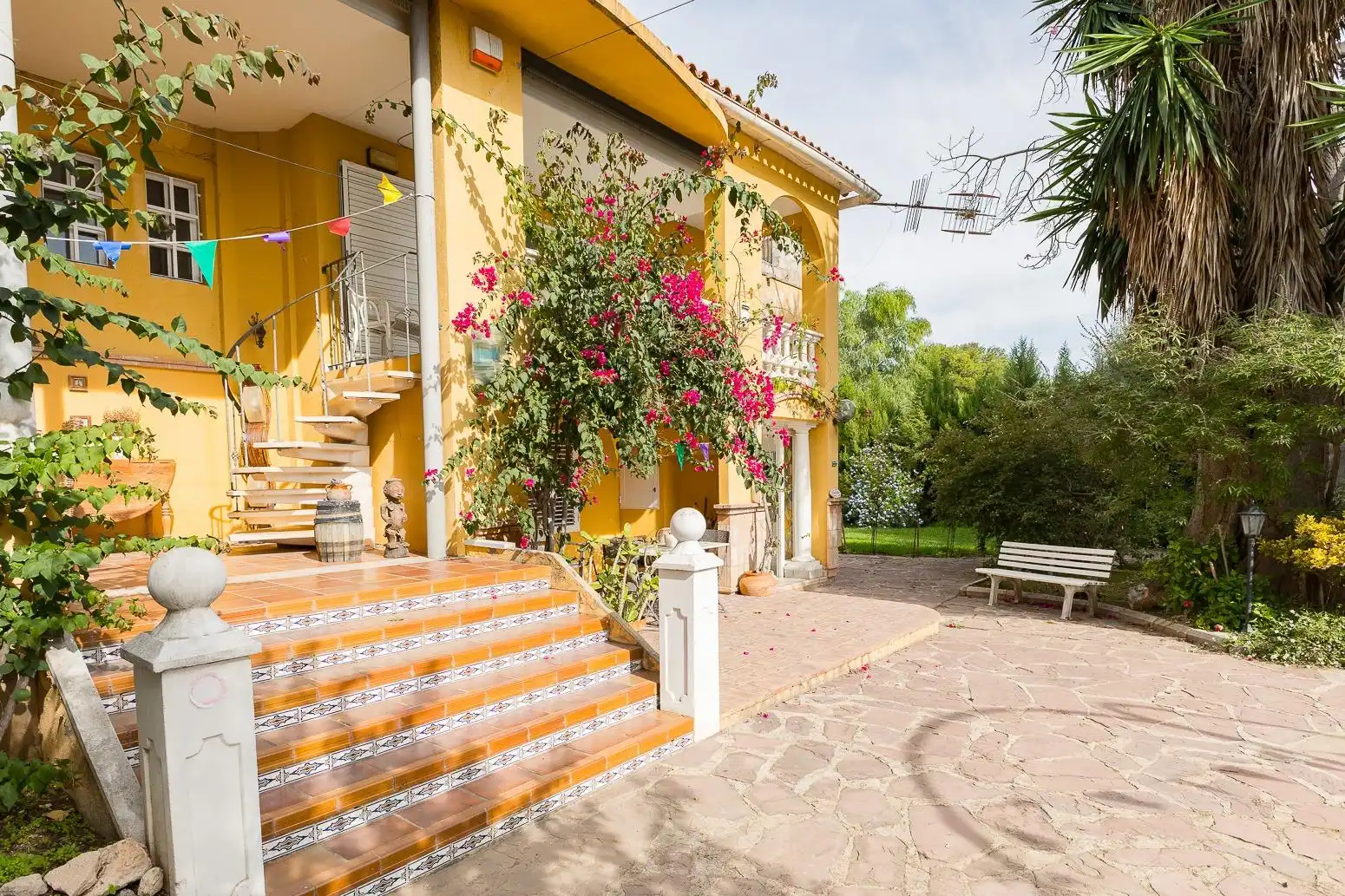 Vista exterior de Casa o xalet en venda en Bétera amb Calefacció, Jardí privat i Piscina