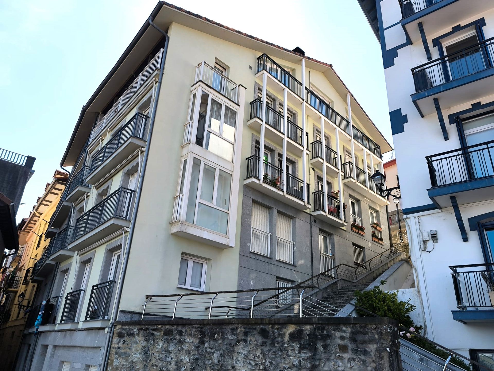 Vista exterior de Apartament de lloguer en Getaria amb Calefacció, Moblat i Balcó