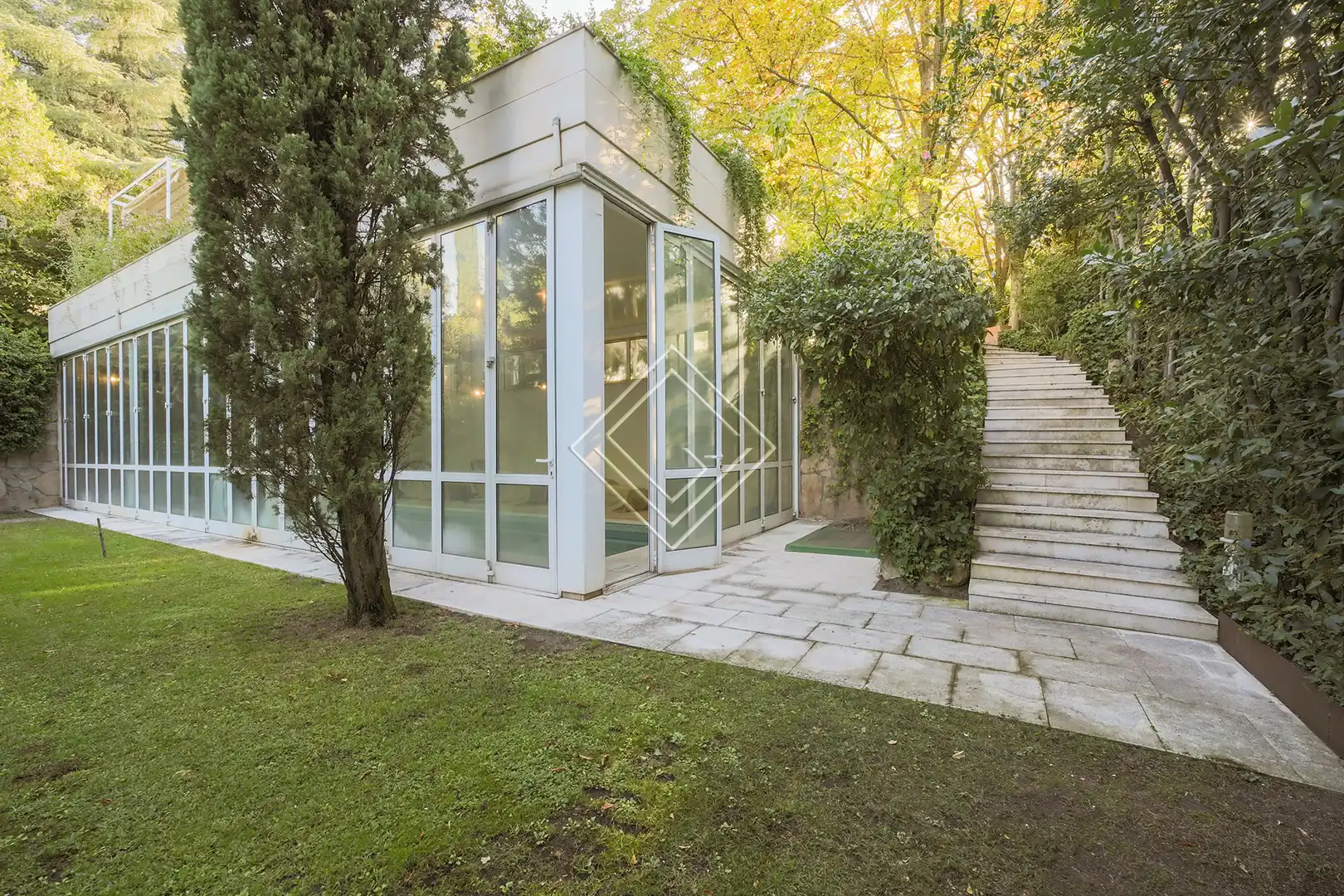 Vista exterior de Casa o chalet en venta en Madrid con Aire acondicionado, Calefacción y Jardín privado
