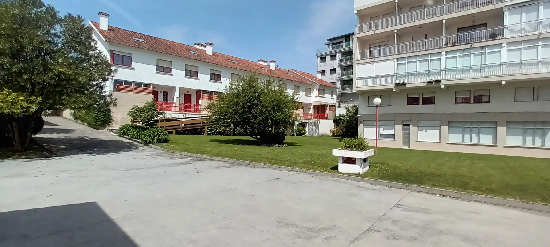Vista exterior de Dúplex en venta en Sanxenxo con Terraza, Balcón y Piscina comunitaria